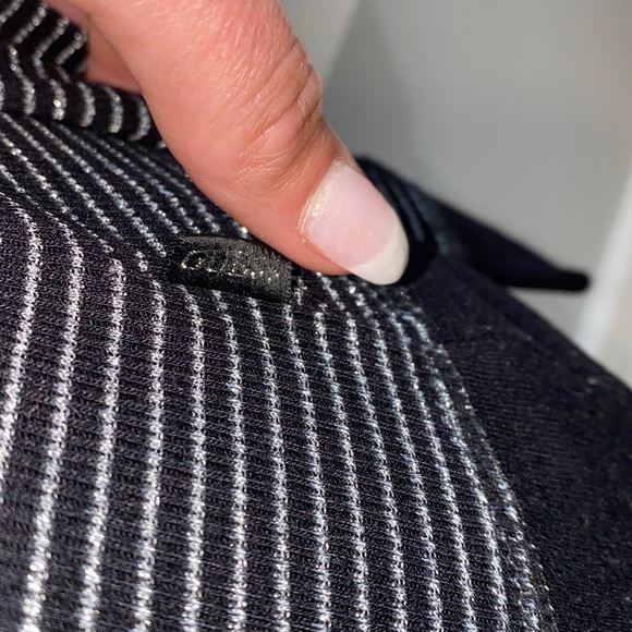 🍾CLOSET CLEAN OUT ACCEPTING ALL REASONABLE OFFERS🍾 - Picture 8 of 13